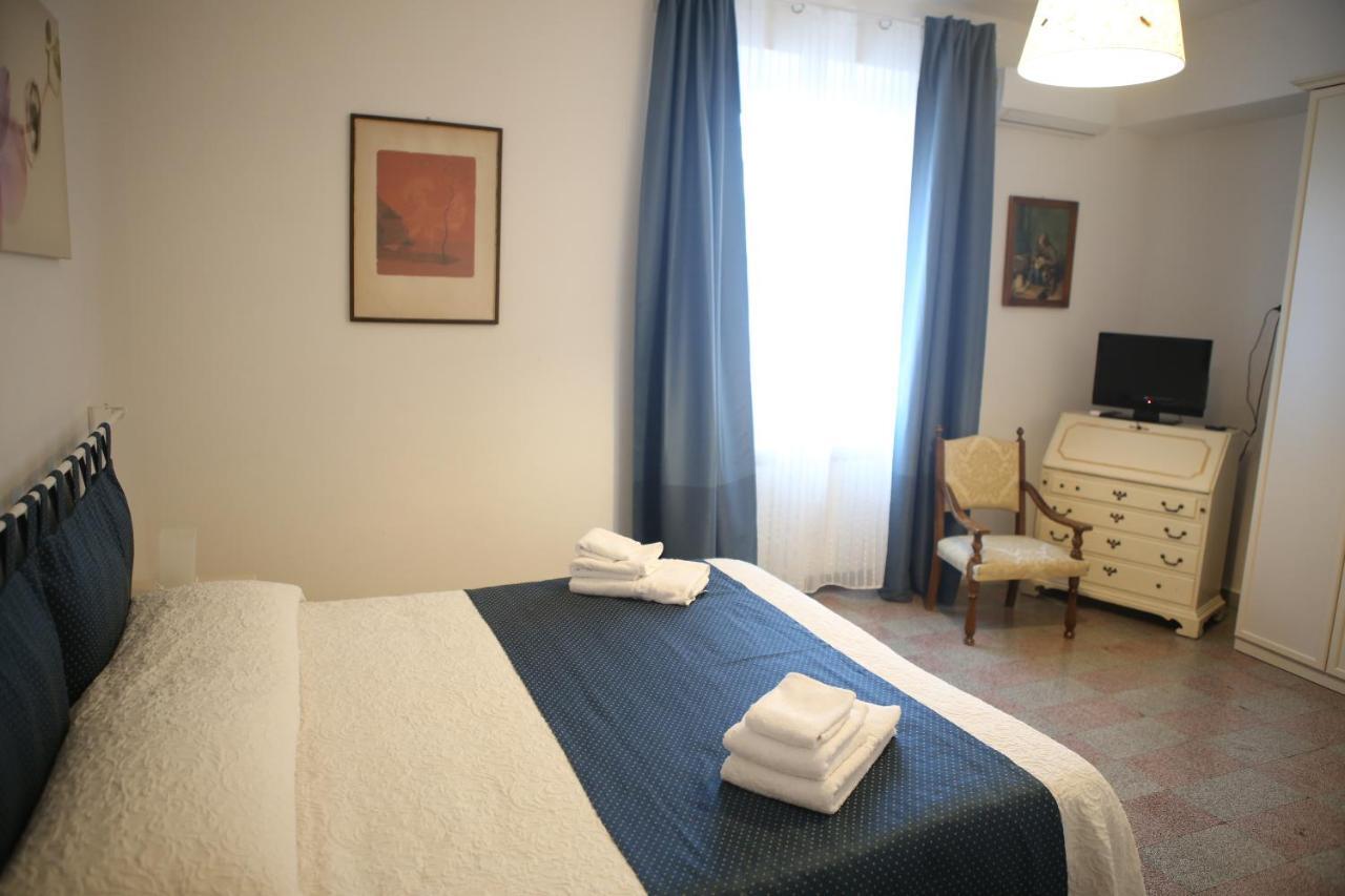 Corsomessina64 Bed & Breakfast Crotone Bagian luar foto