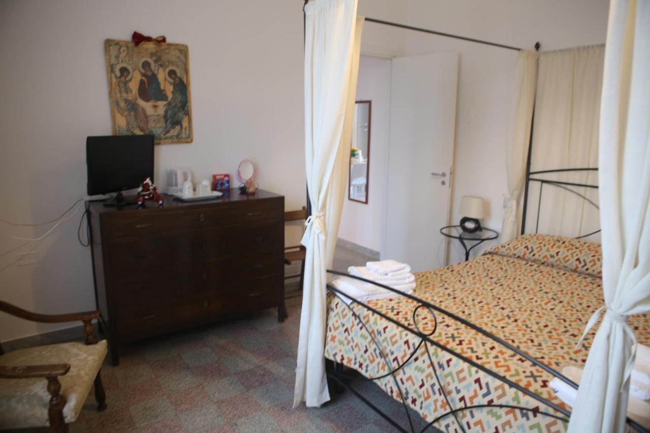 Corsomessina64 Bed & Breakfast Crotone Bagian luar foto