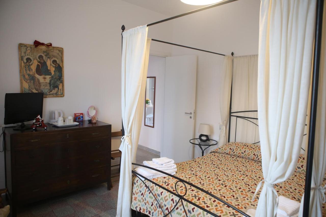 Corsomessina64 Bed & Breakfast Crotone Bagian luar foto